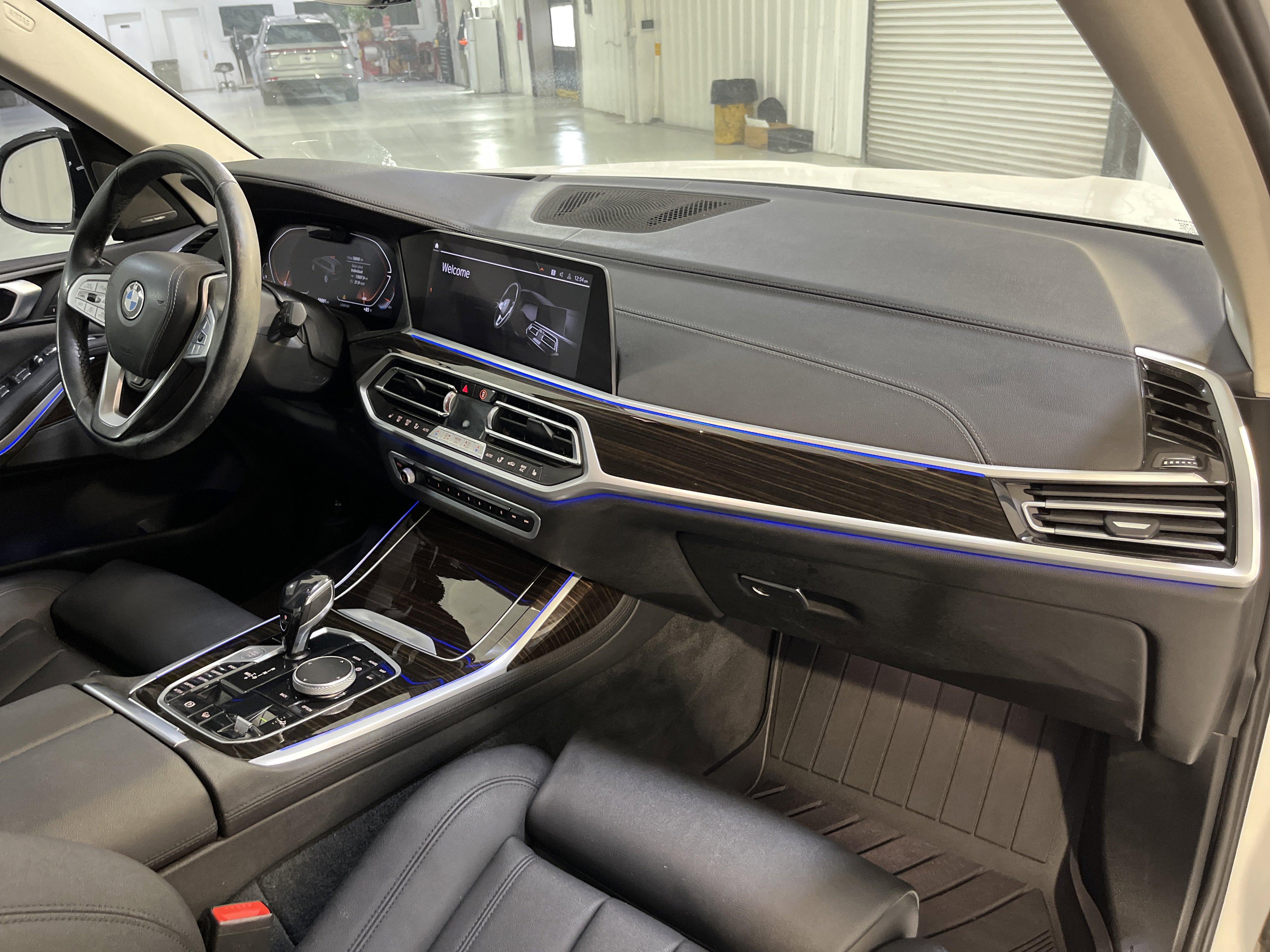 Used 2021 BMW X7 xDrive40i w/ Premium Package image 26