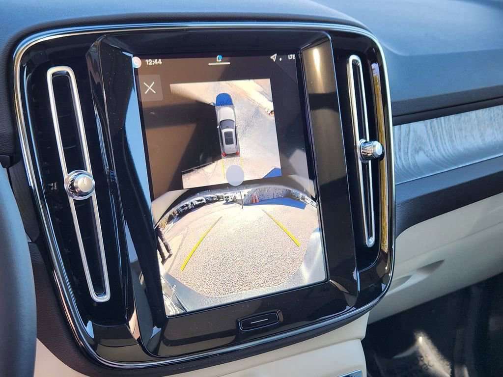 New 2026 Volvo XC40 B5 Ultra w/ Climate Package image 14