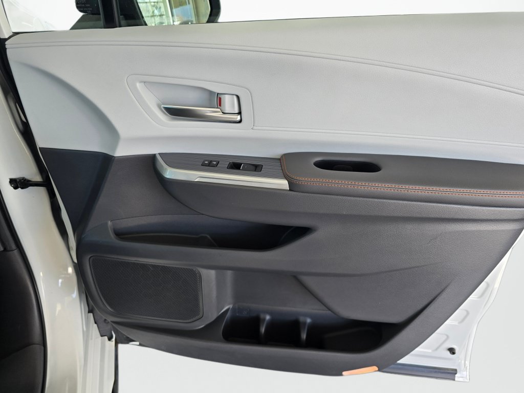 Used 2024 Toyota Sienna XSE AWD/4WD image 40