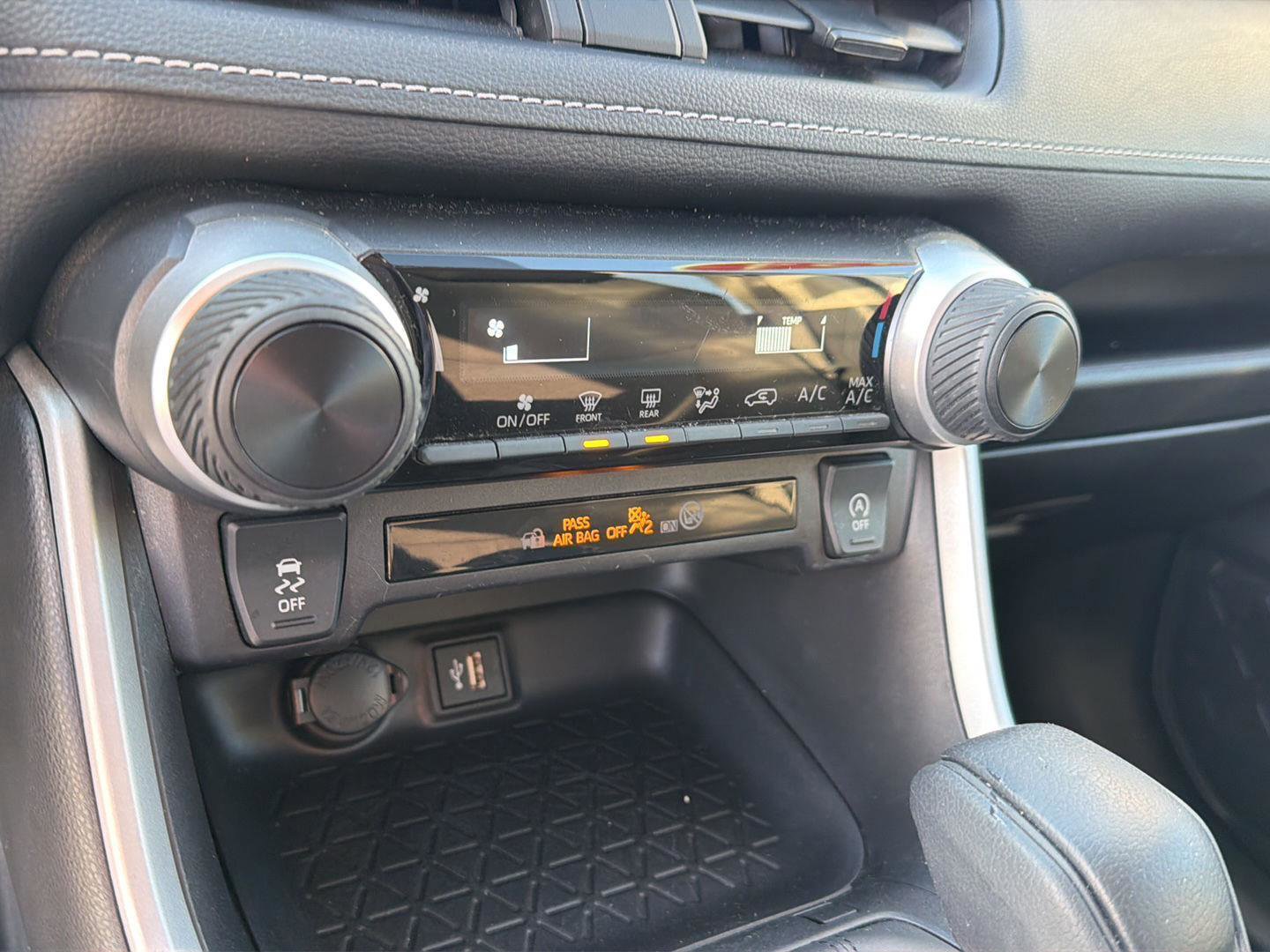 Certified 2024 Toyota RAV4 LE FWD image 25