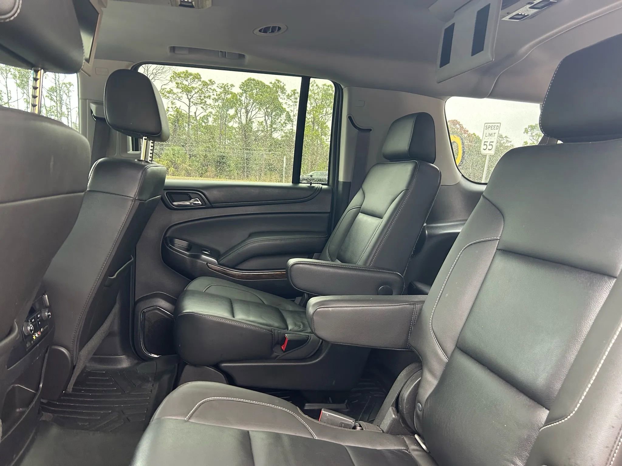 Used 2016 Chevrolet Suburban LT image 10