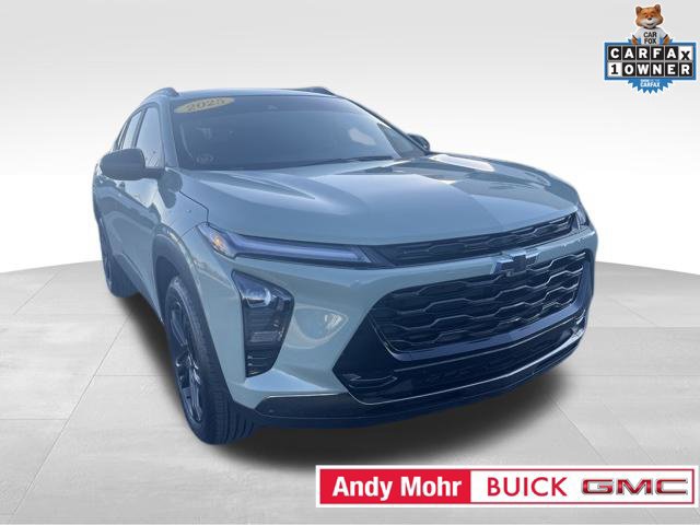 Used 2025 Chevrolet Trax ACTIV w/ Sunroof Package FWD image 2