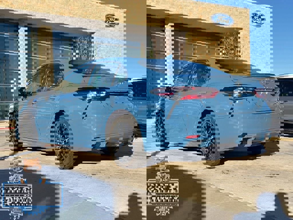 Used 2024 Toyota Camry SE image 17