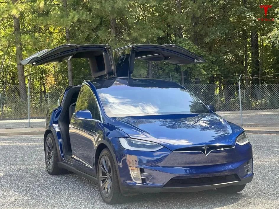 Used 2019 Tesla Model X 75D image 18