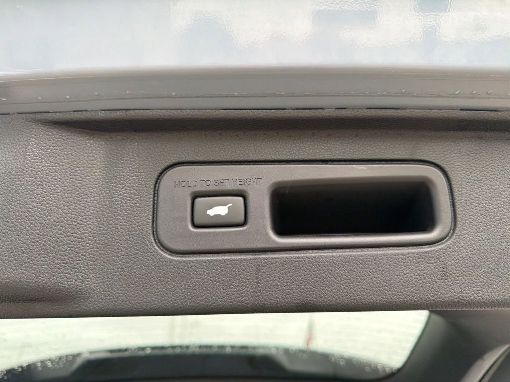 Used 2025 Honda Pilot TrailSport image 12