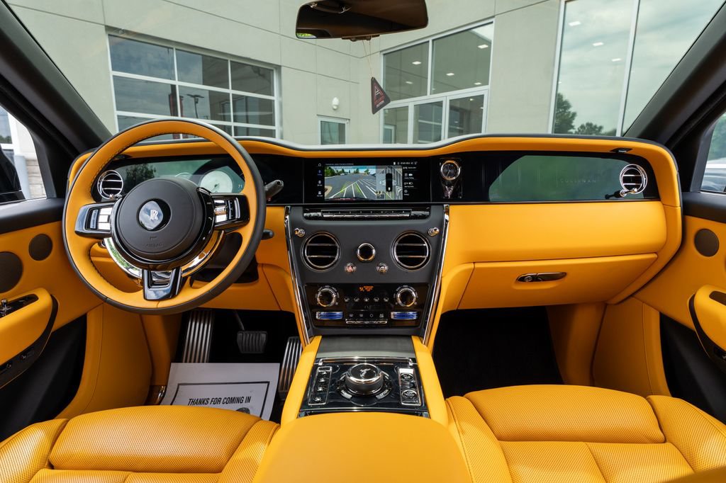 Used 2025 Rolls-Royce Cullinan AWD/4WD image 66