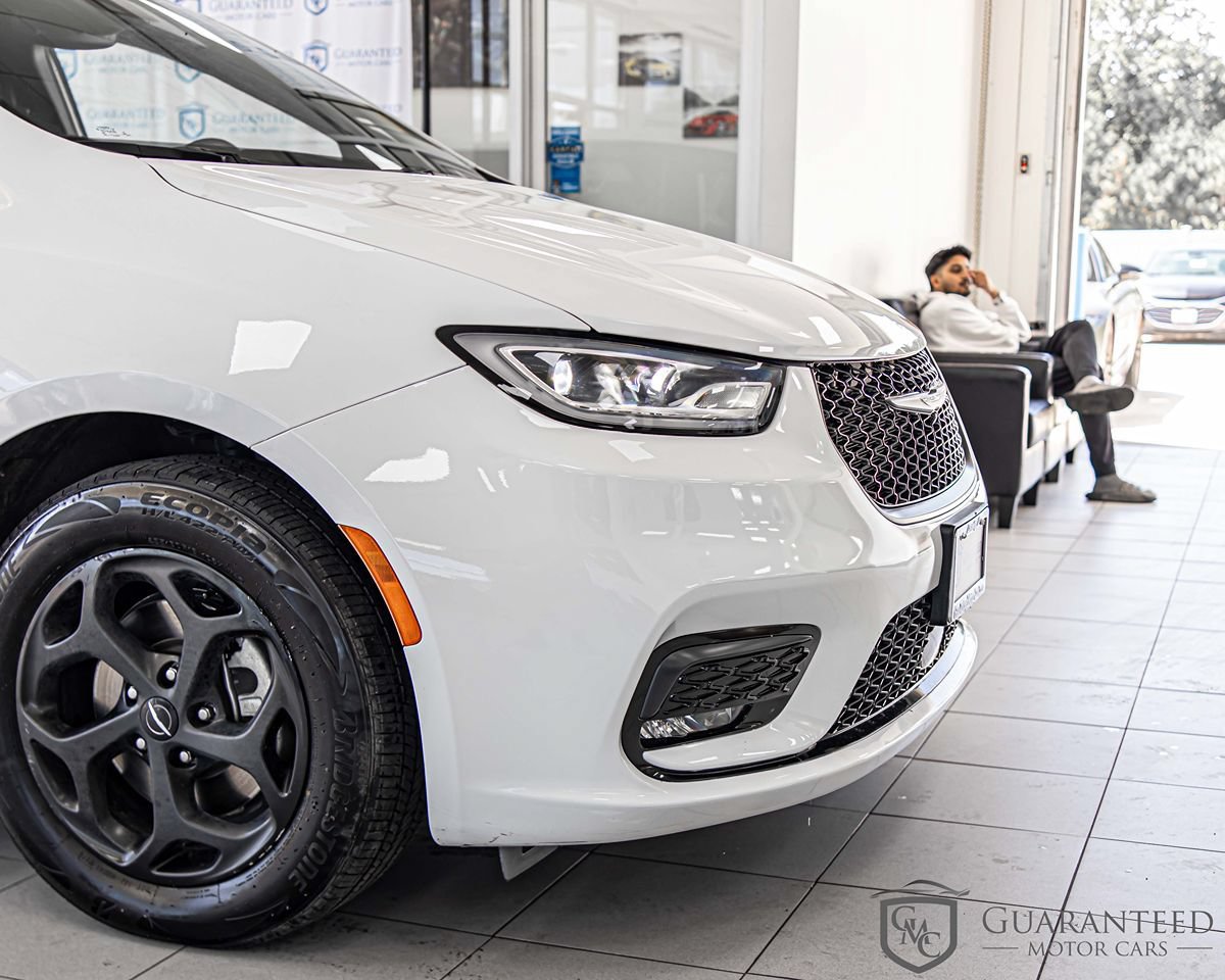 Used 2022 Chrysler Pacifica Touring-L w/ S Appearance Package FWD image 4