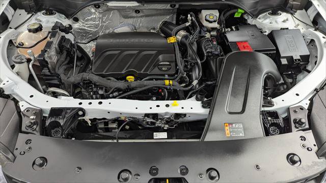 Used 2025 Chevrolet Trax LT w/ LT Convenience Package FWD image 31