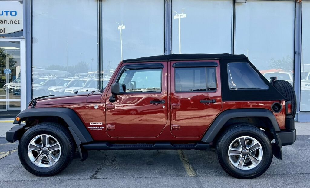 Used 2010 Jeep Wrangler Unlimited Sport AWD/4WD image 2