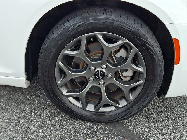 Used 2015 Chrysler 300 S AWD/4WD image 11