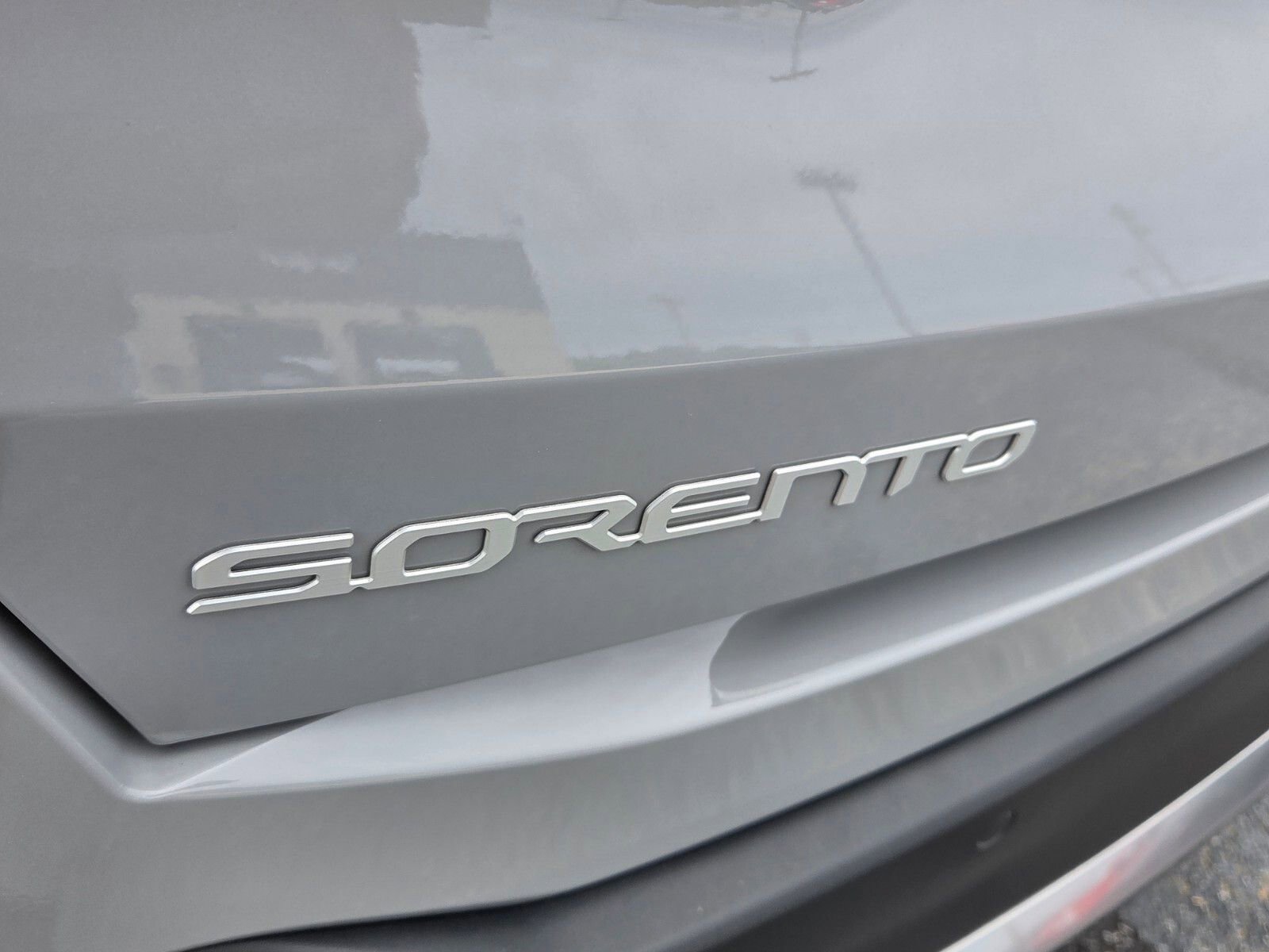 Used 2025 Kia Sorento S image 12