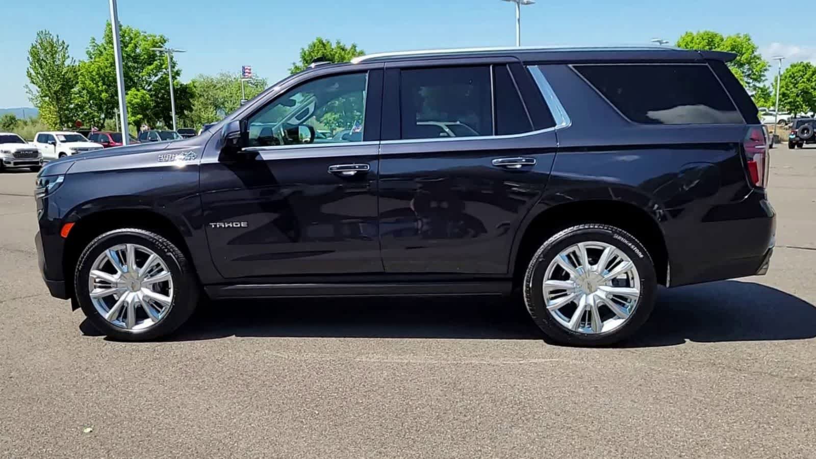 Used 2024 Chevrolet Tahoe High Country w/ Premium Package AWD/4WD image 5