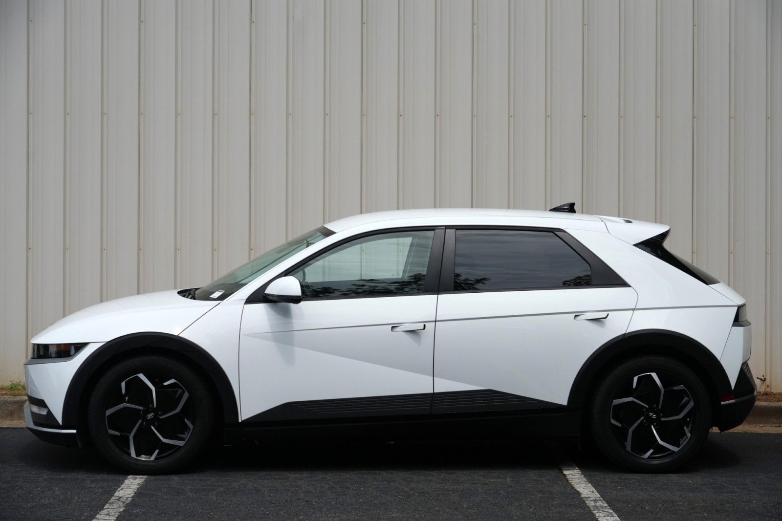 Used 2024 Hyundai Ioniq 5 SE RWD image 45
