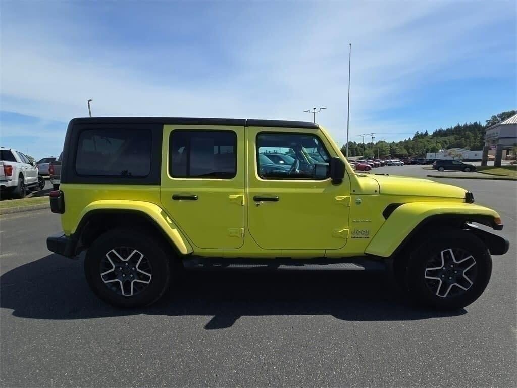 Used 2024 Jeep Wrangler Sahara image 3