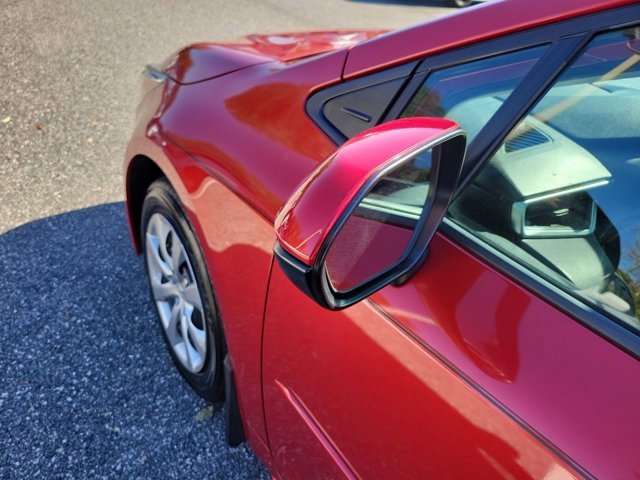 Used 2020 Toyota Corolla LE image 18