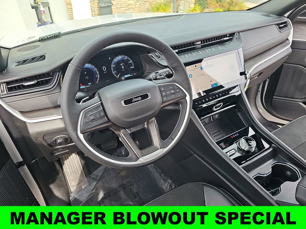 New 2026 Jeep Grand Cherokee Altitude AWD/4WD image 16
