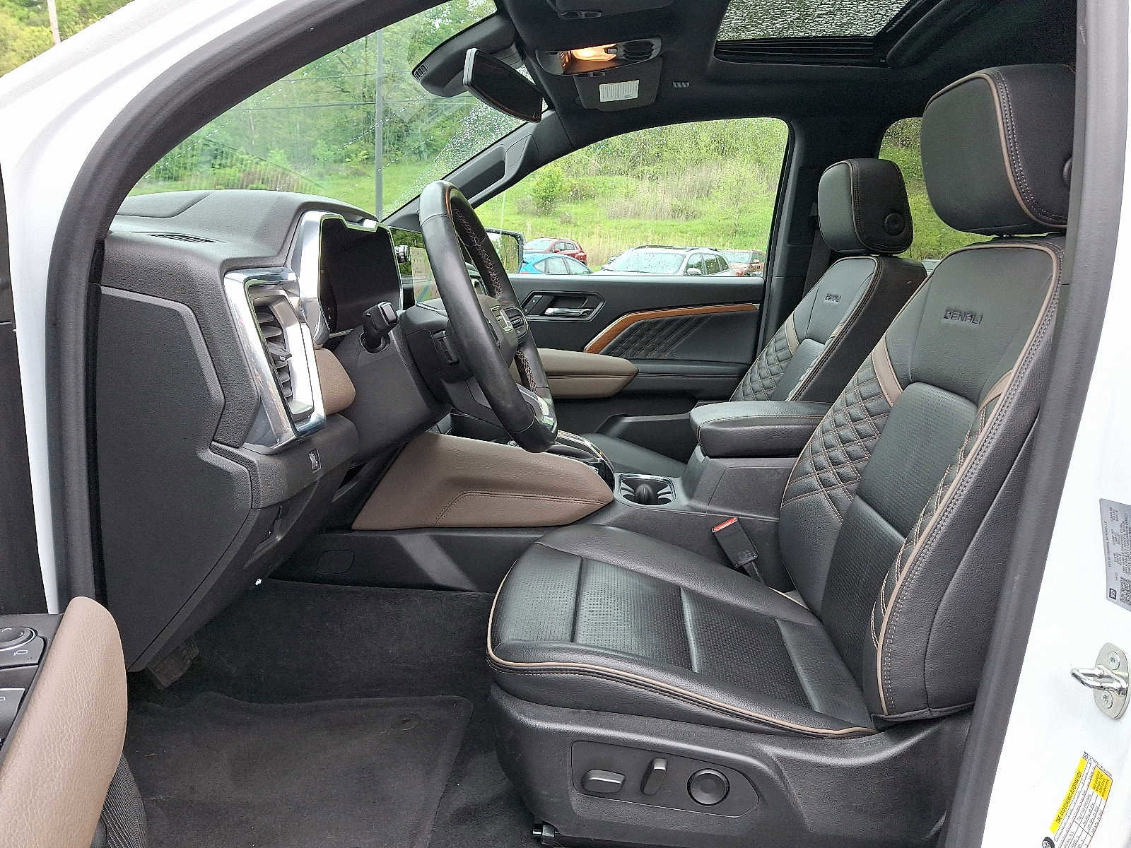Used 2023 GMC Canyon Denali AWD/4WD image 13