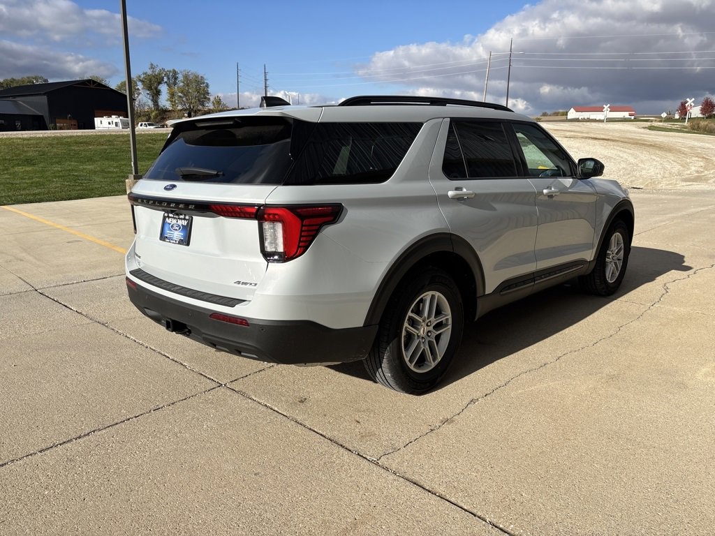 New 2026 Ford Explorer Active image 4