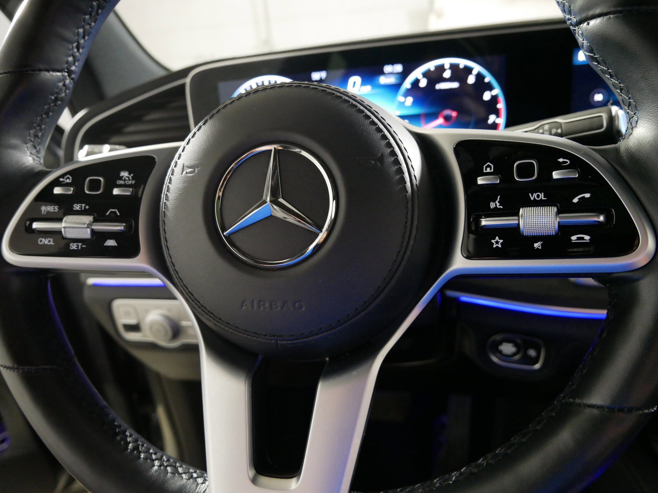 Used 2022 Mercedes-Benz GLS 450 4MATIC image 25