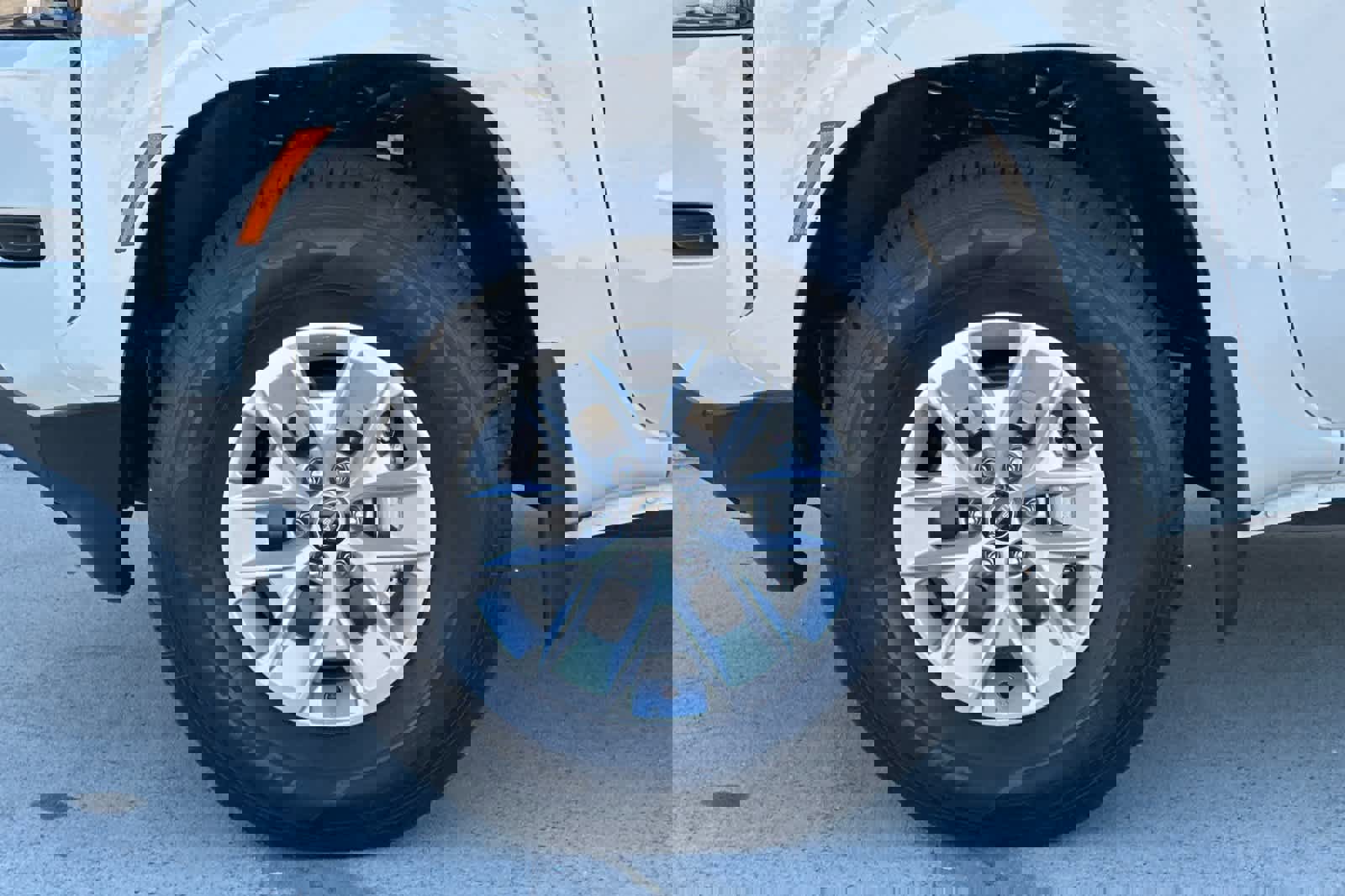 Used 2024 Nissan Frontier SV w/ Technology Package image 24