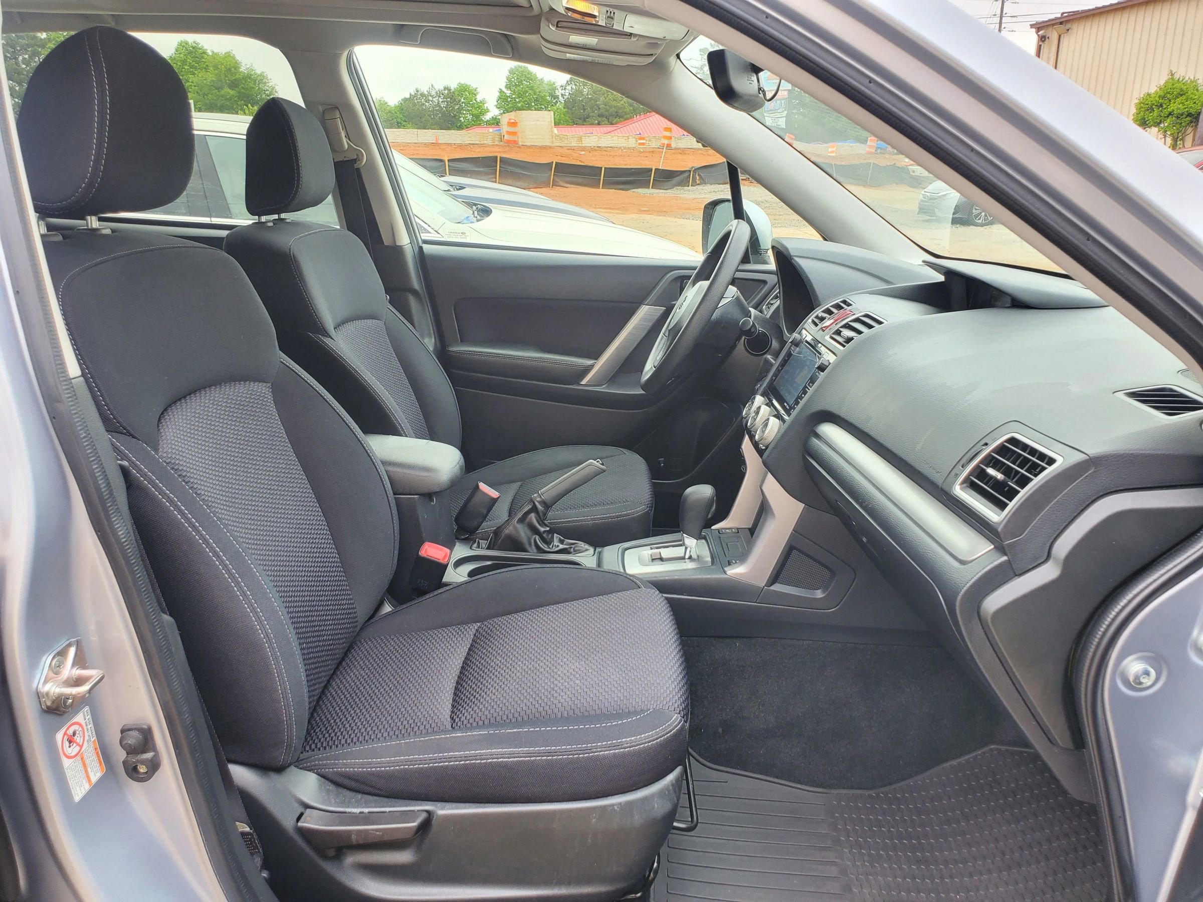 Used 2016 Subaru Forester 2.5i Premium w/ All-Weather Package AWD/4WD image 17