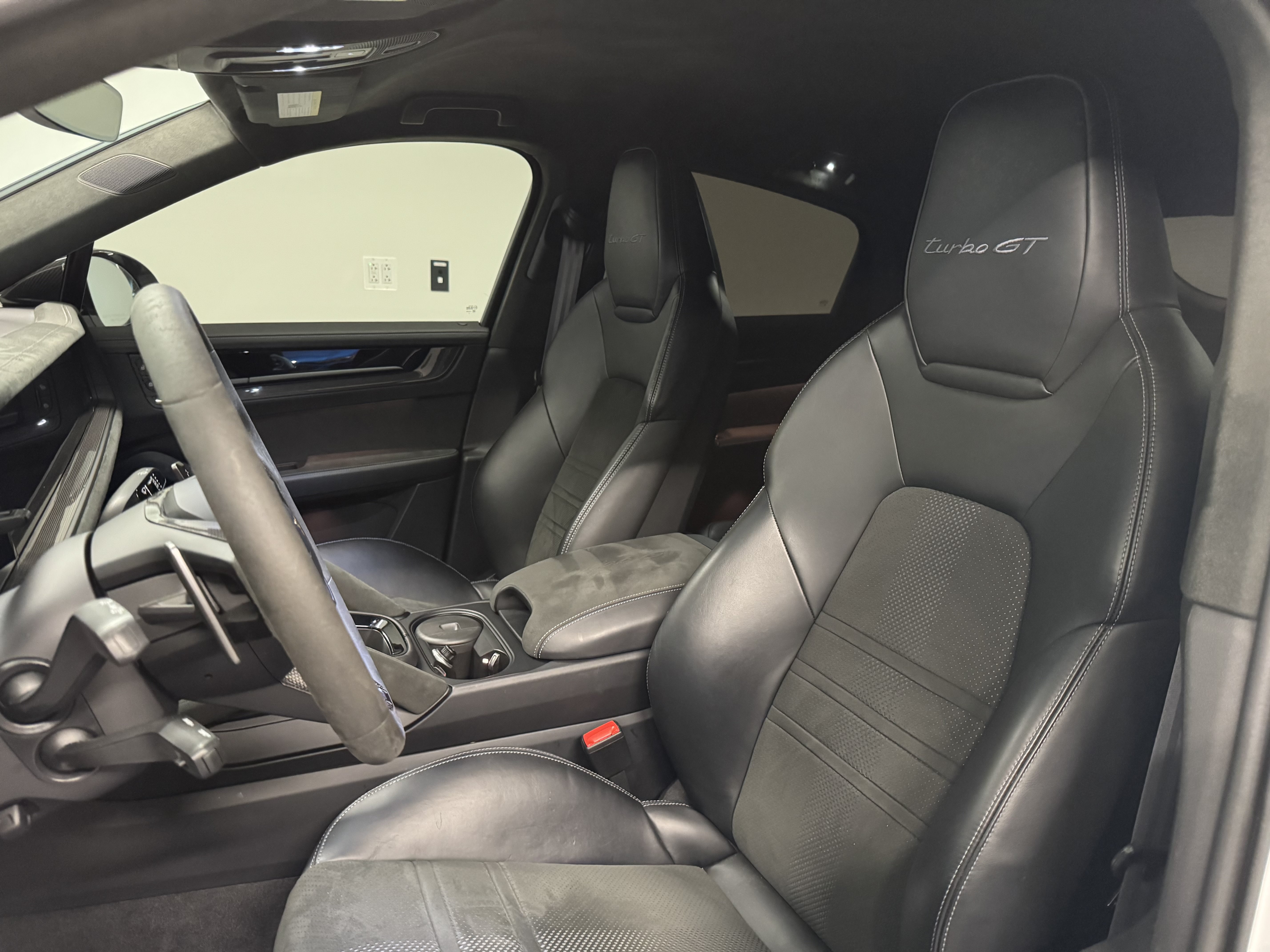 Used 2024 Porsche Cayenne Turbo GT AWD/4WD image 8