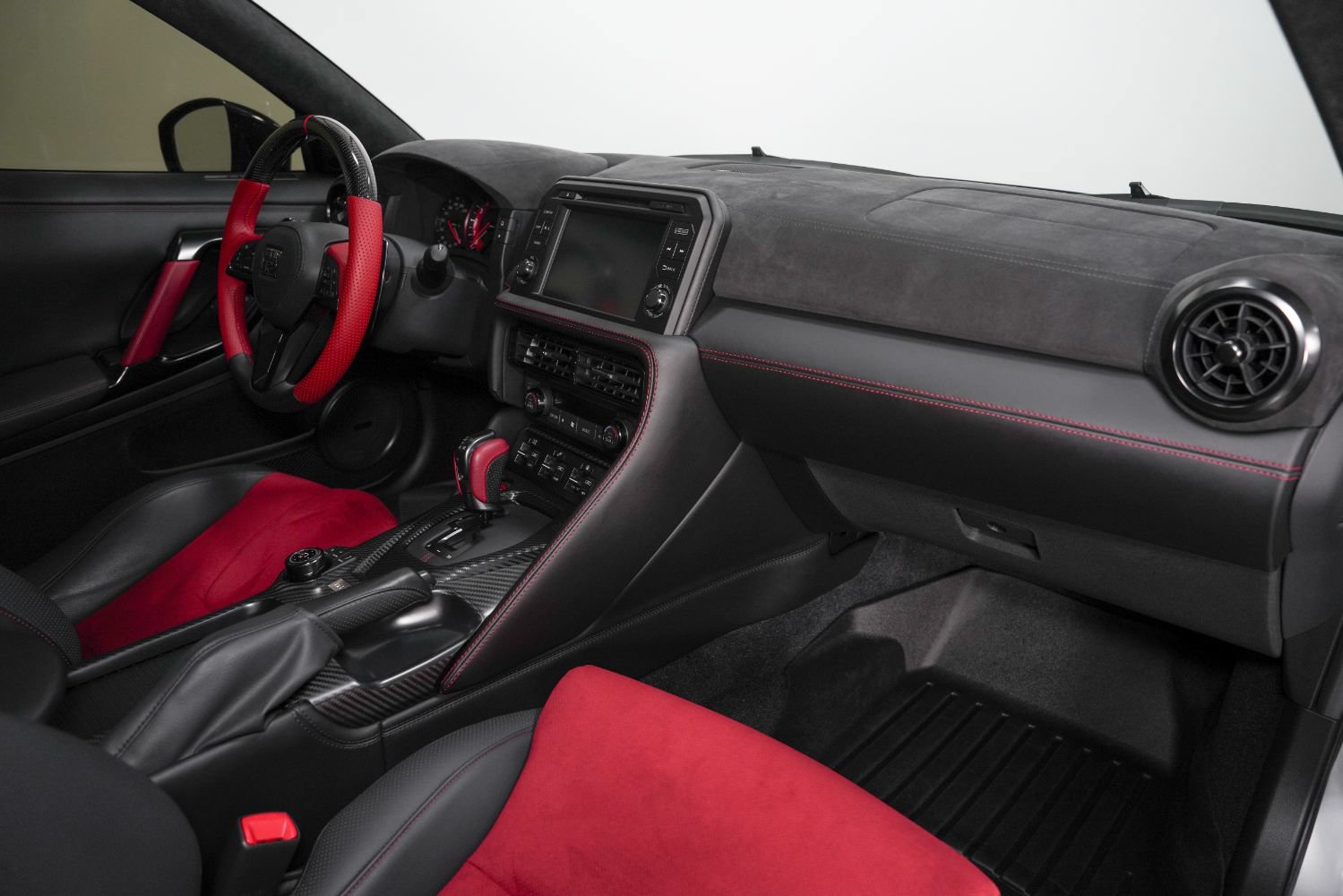 Used 2018 Nissan GT-R NISMO AWD/4WD image 30