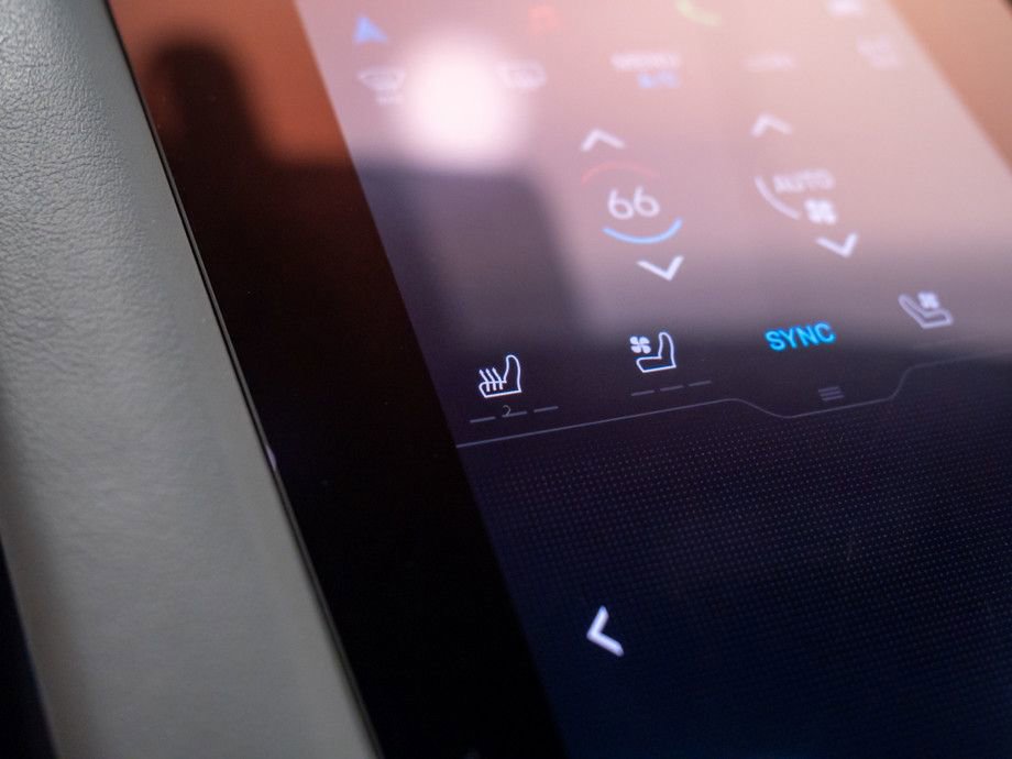 Used 2021 Porsche Taycan Turbo image 27