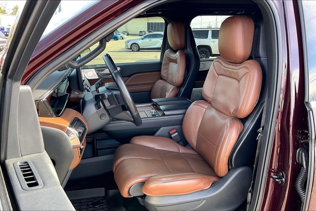 Used 2023 Lincoln Navigator Reserve image 24