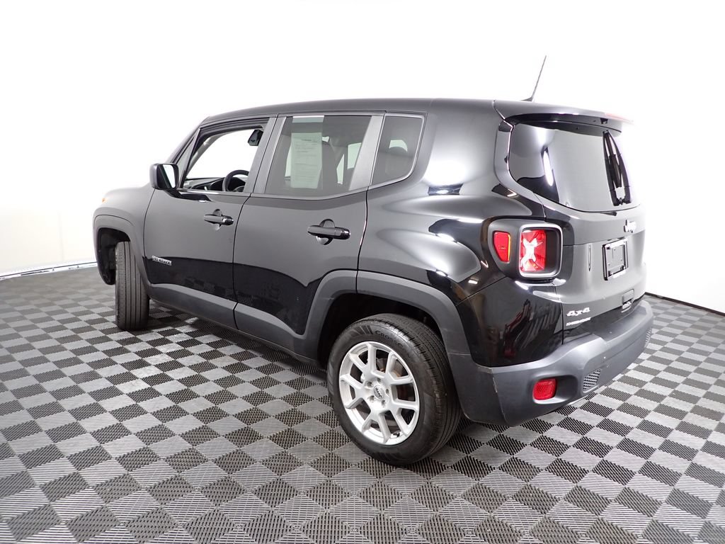 Used 2023 Jeep Renegade Latitude AWD/4WD image 13