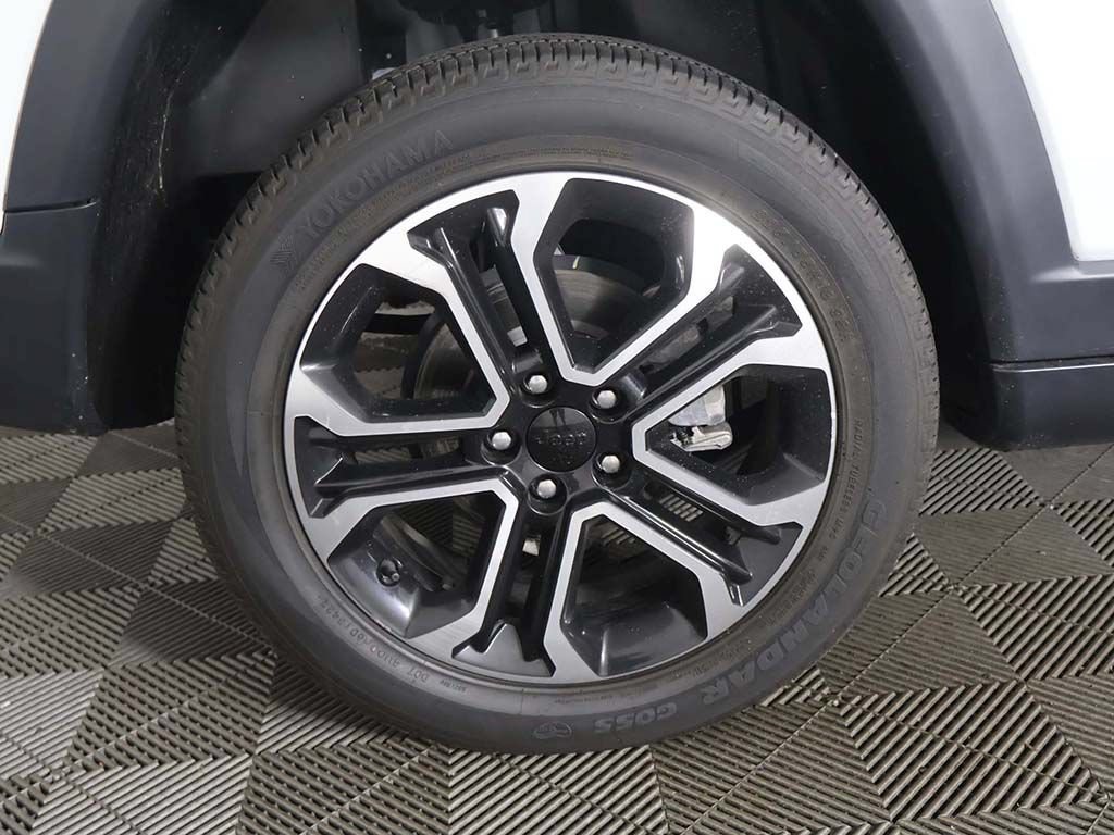 Used 2023 Jeep Compass Limited w/ Sun and Sound Group AWD/4WD image 22