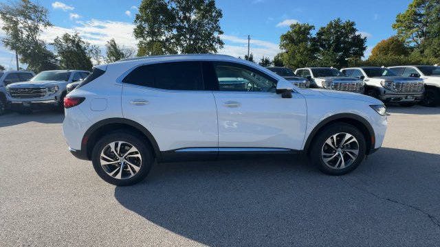 Used 2022 Buick Envision Essence w/ Technology Package I FWD image 2
