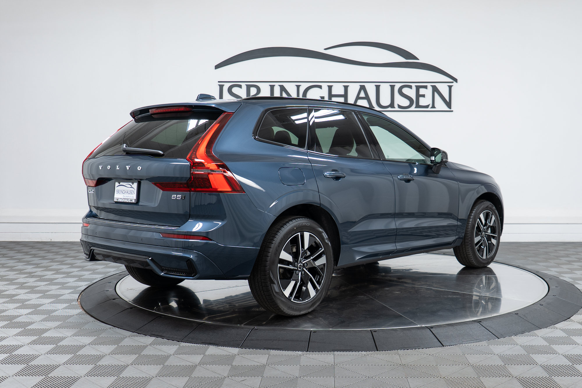 New 2027 Volvo XC60 B5 Core AWD/4WD image 5