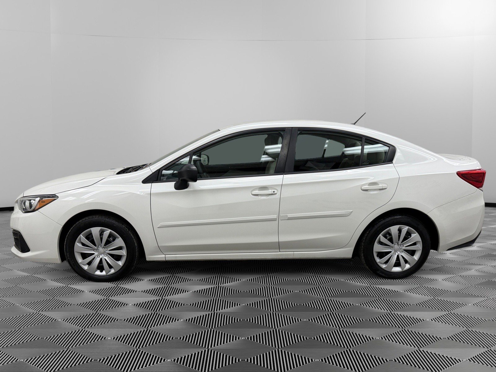 Used 2023 Subaru Impreza 2.0i image 2