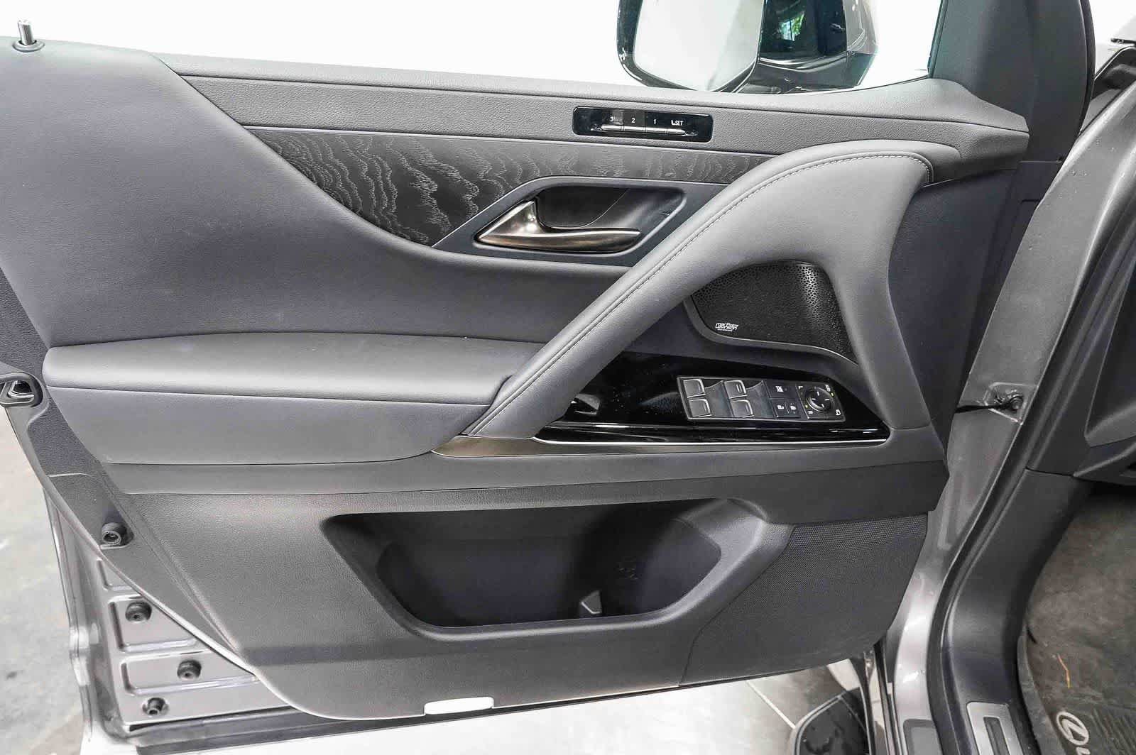 Used 2024 Lexus LX 600 4WD w/ Interior Upgrade Package image 22
