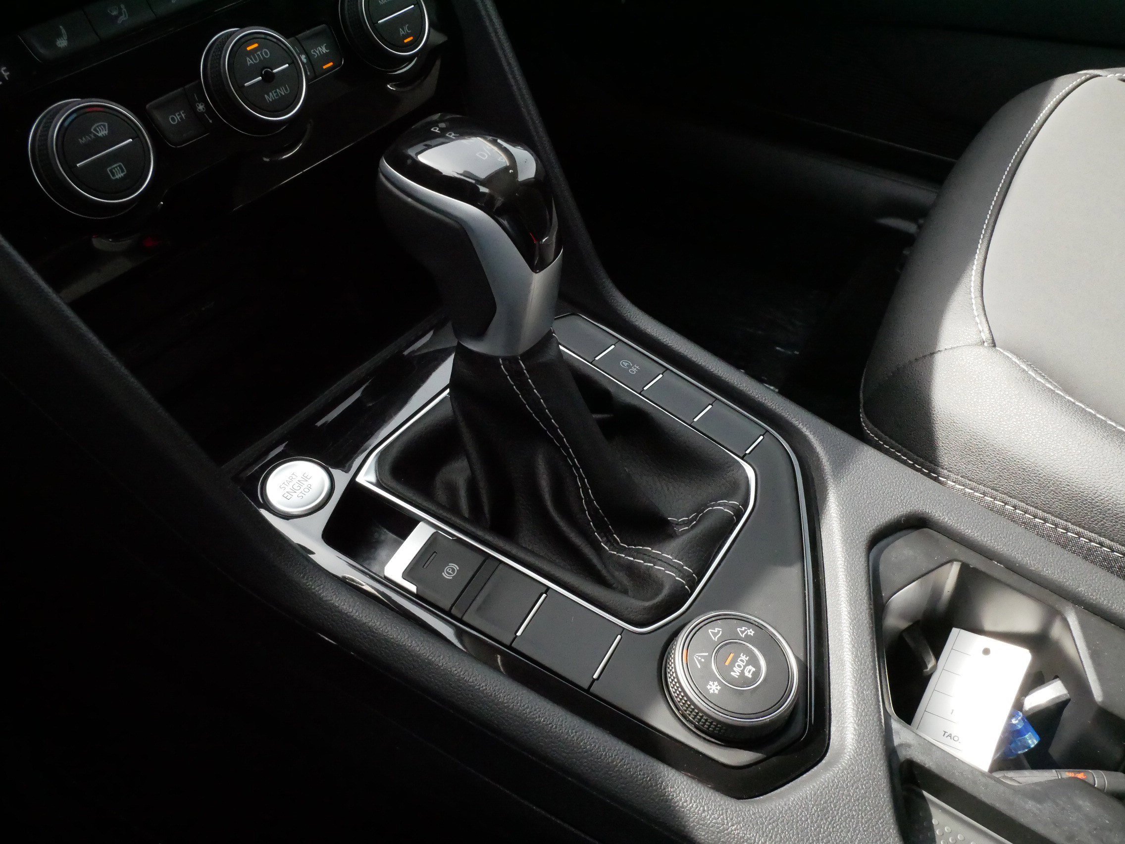 Certified 2024 Volkswagen Taos SE image 23