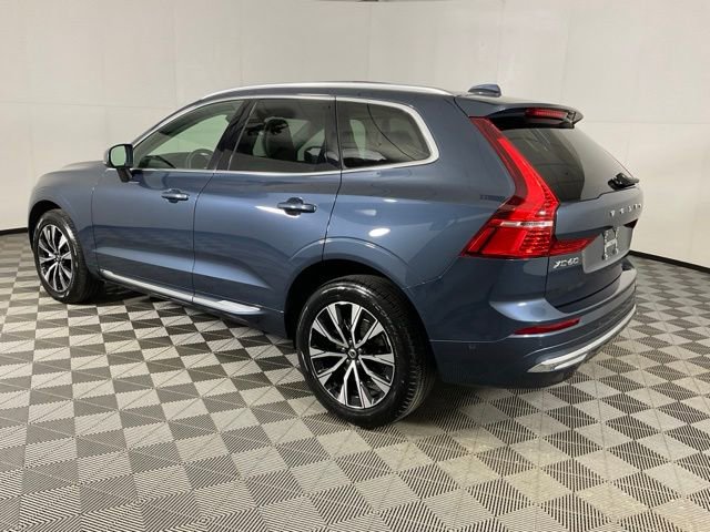 Certified 2023 Volvo XC60 B5 Plus AWD/4WD image 4