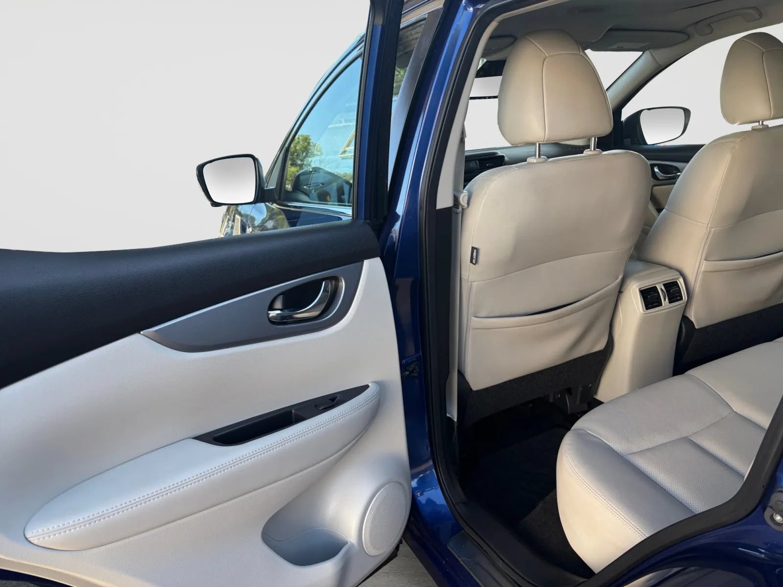 Used 2020 Nissan Rogue Sport SL w/ Premium Package AWD/4WD image 14