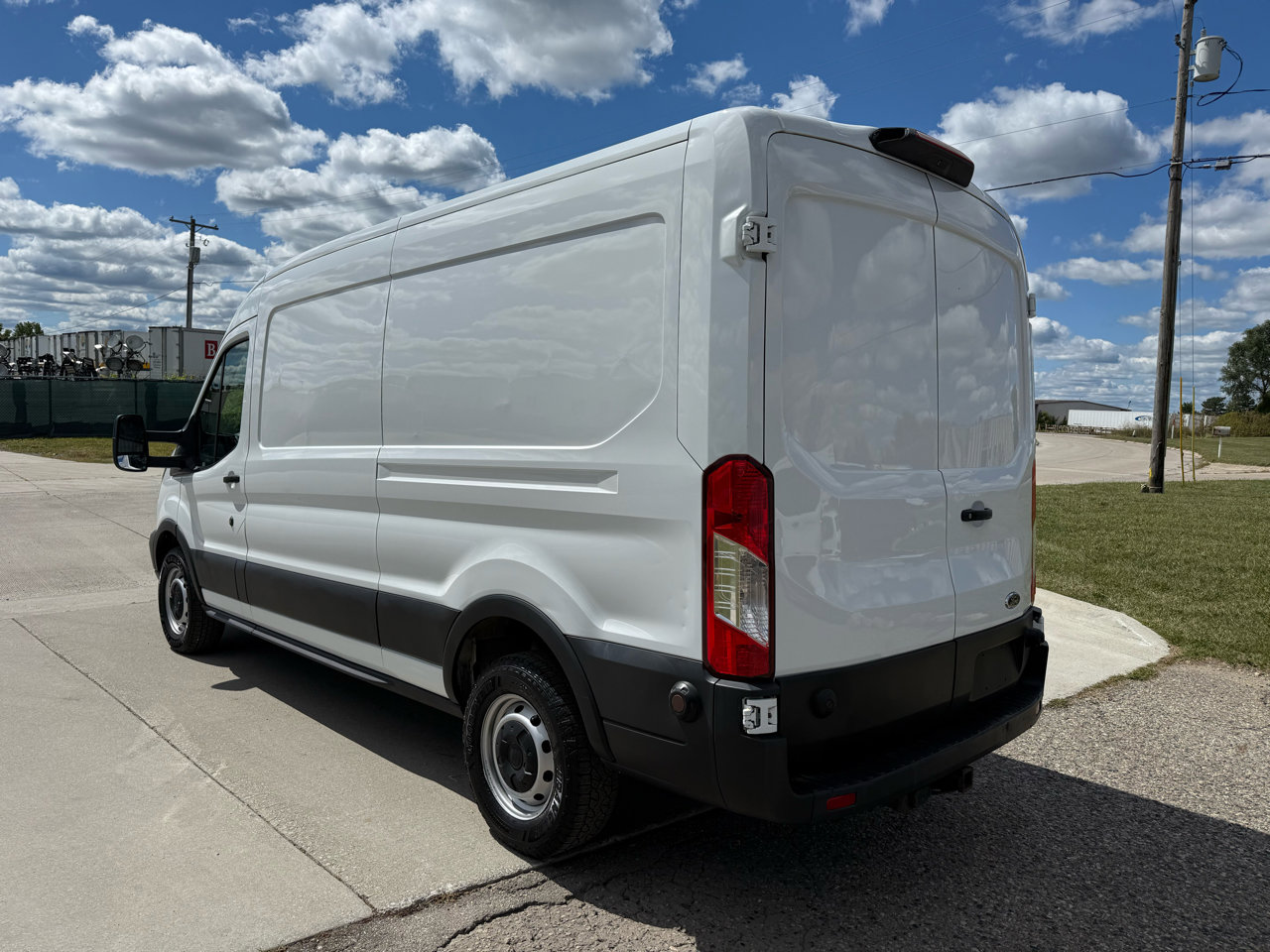 Used 2019 Ford Transit 250 148 Medium Roof image 8