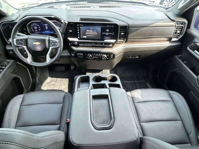Used 2026 Chevrolet Silverado 1500 LT w/ Leather Package AWD/4WD image 4