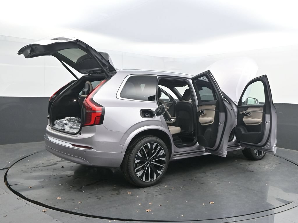 New 2026 Volvo XC90 B6 Plus w/ Protection Package Premier AWD/4WD image 38