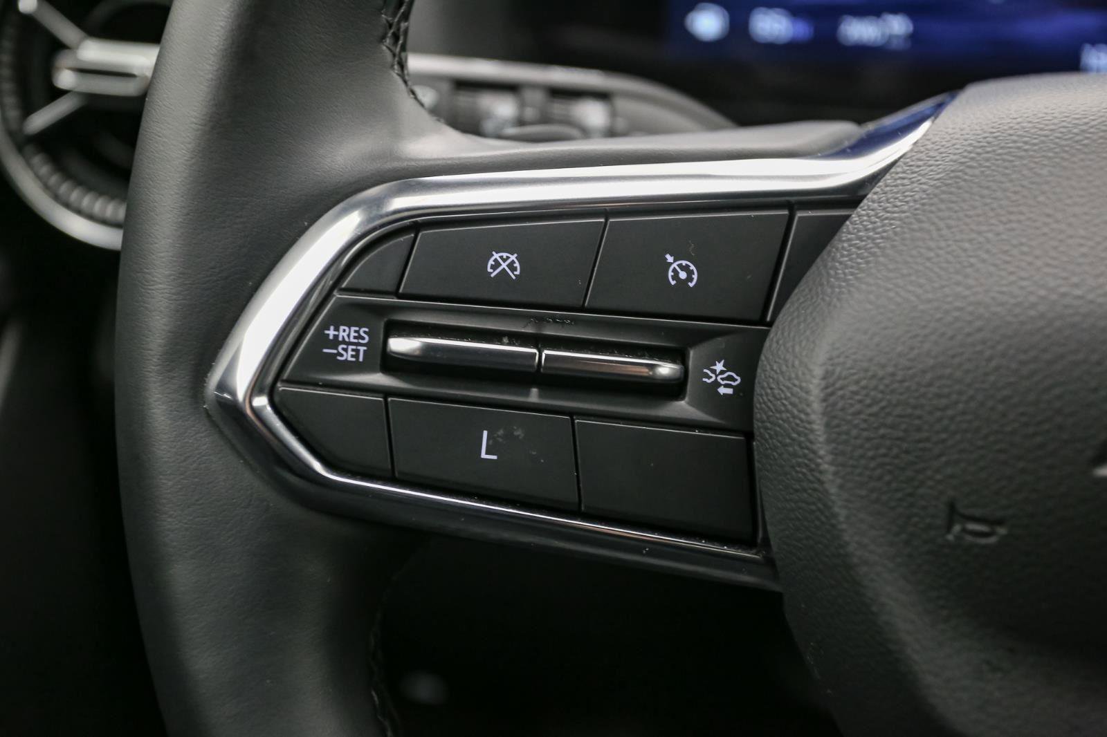 Used 2025 Chevrolet Equinox LT w/ Convenience Package II image 38