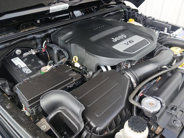 Used 2015 Jeep Wrangler Unlimited Sahara AWD/4WD image 57
