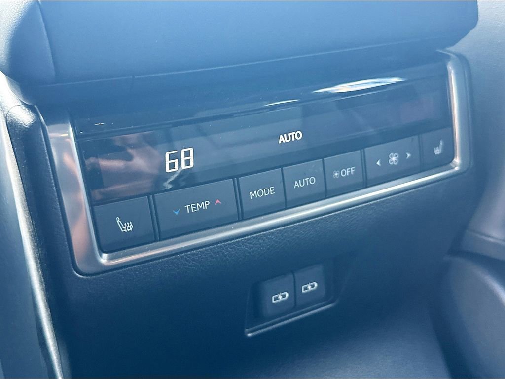 Used 2024 Lexus GX 550 w/ Cold Area Package AWD/4WD image 27
