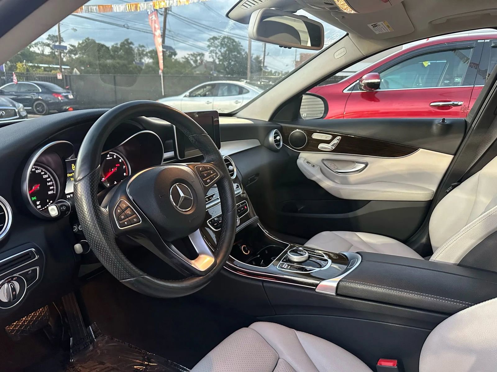 Used 2018 Mercedes-Benz C 300 4MATIC Sedan image 9