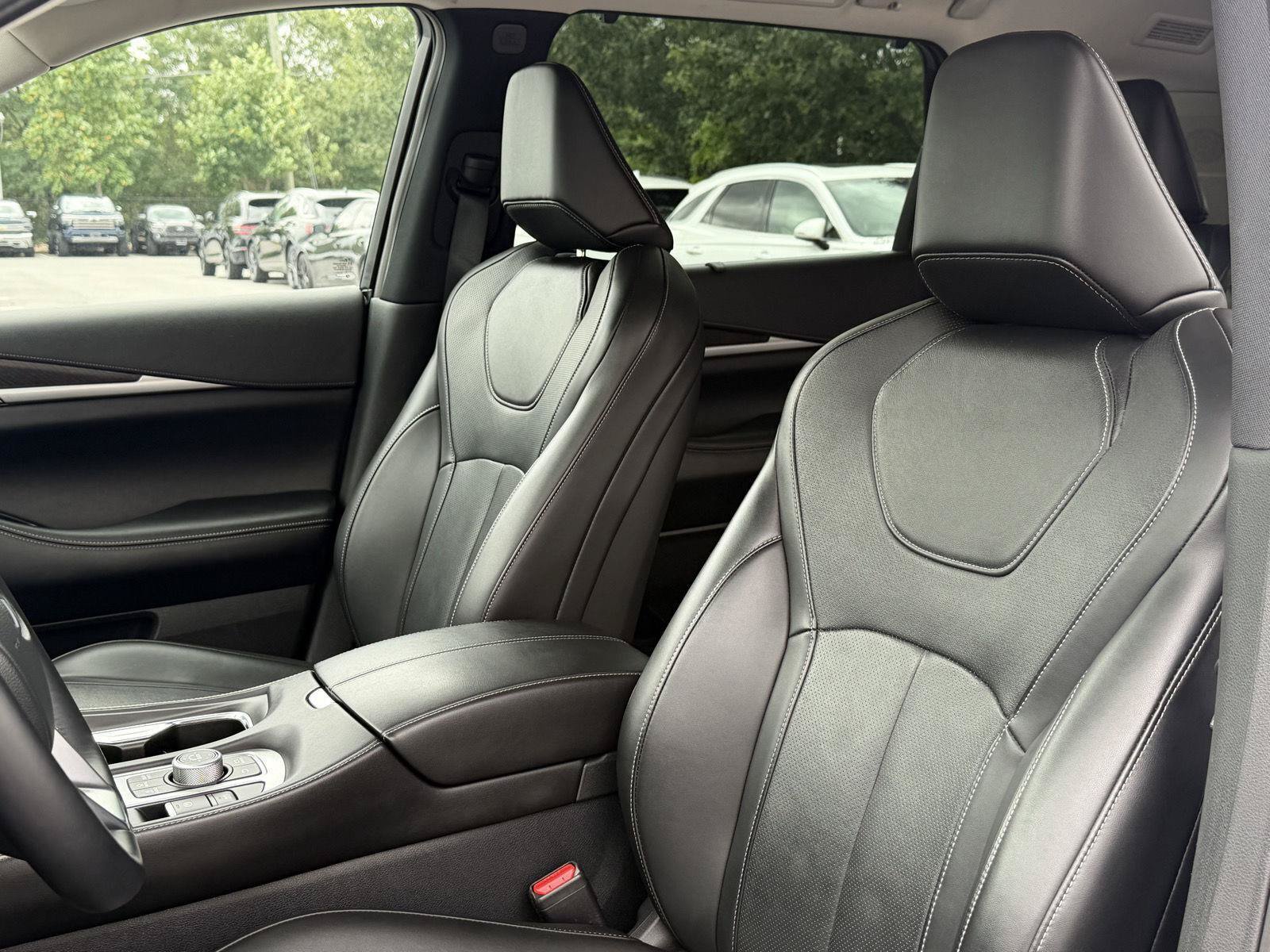 Used 2025 INFINITI QX60 Sensory w/ Vision Package AWD/4WD image 34