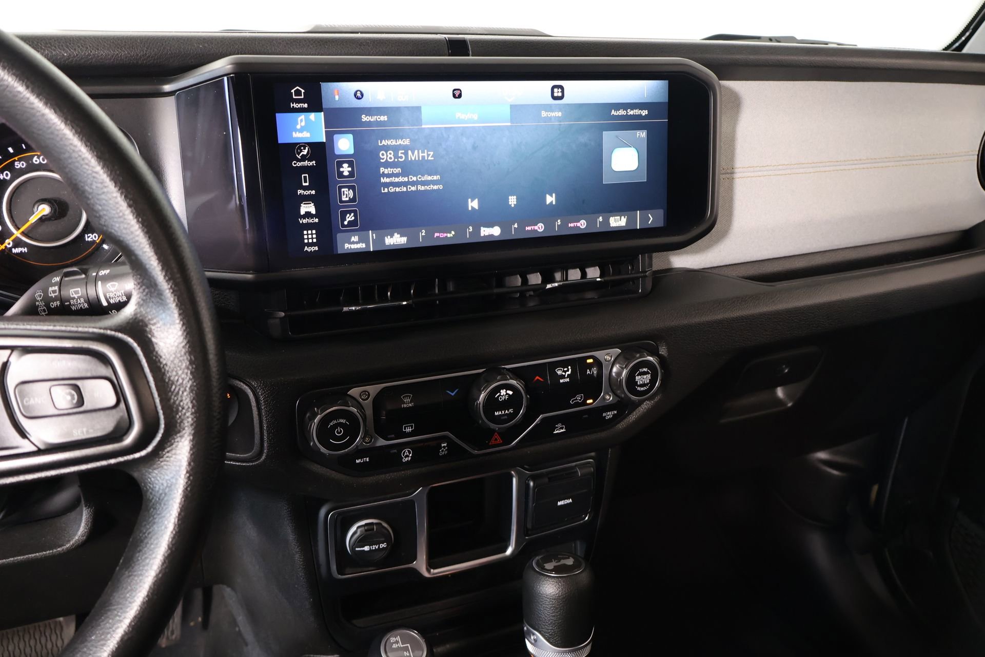 Used 2024 Jeep Wrangler Unlimited Sport AWD/4WD image 5