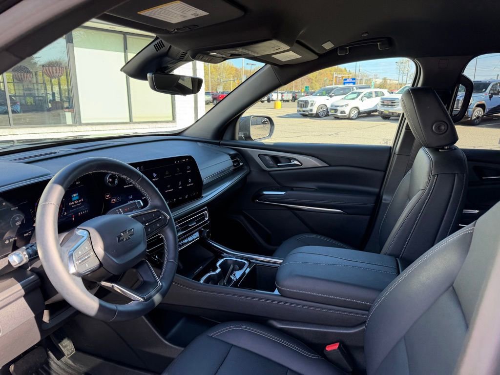 Used 2026 Chevrolet Traverse LT w/ Midnight/Sport Edition AWD/4WD image 31