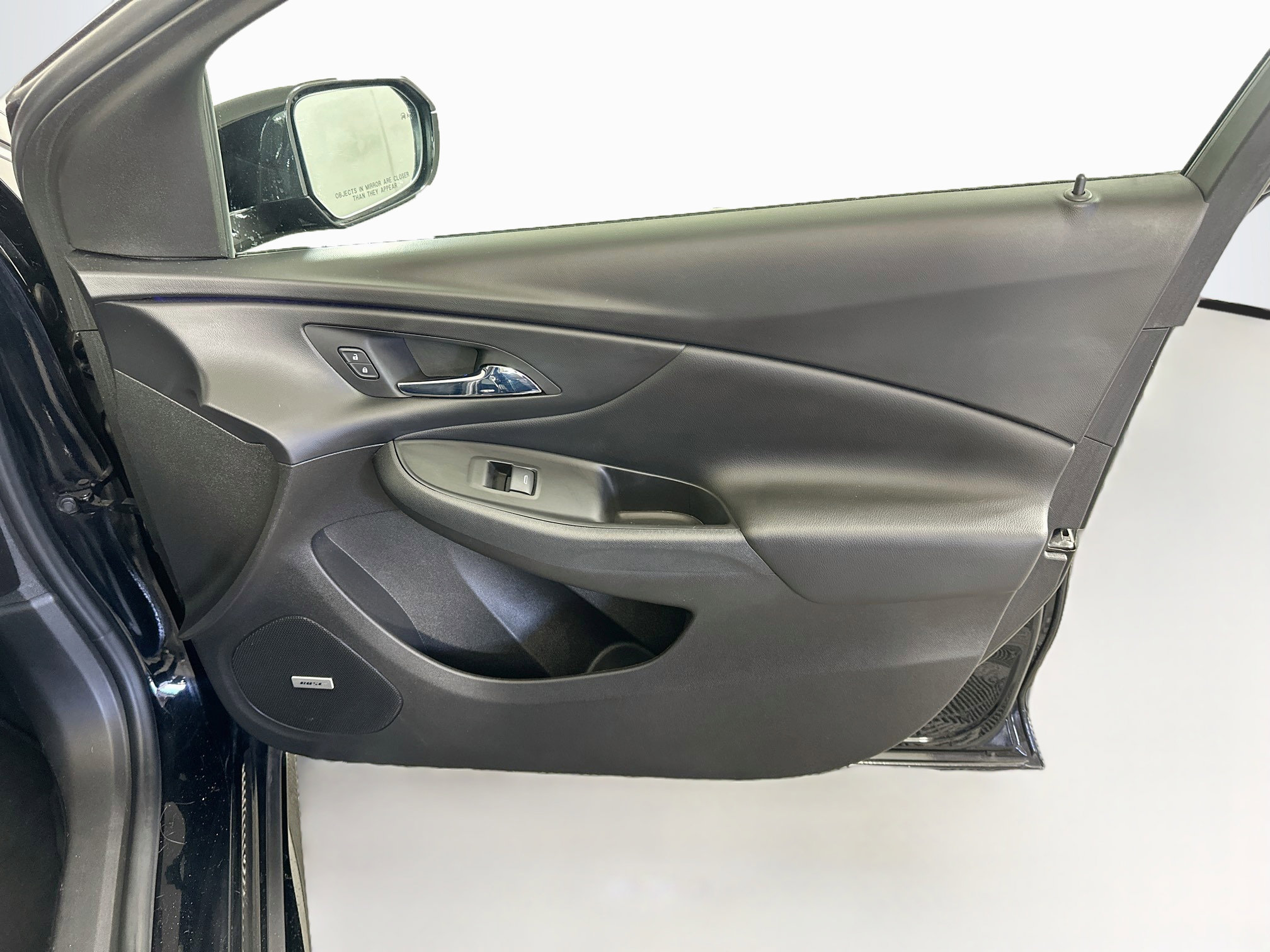 Used 2018 Chevrolet Volt Premier w/ Driver Confidence Package FWD image 31