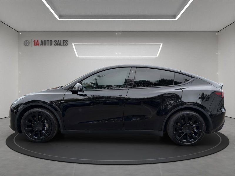 Used 2021 Tesla Model Y Long Range AWD/4WD image 2